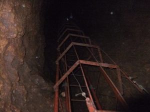 The third ladder - from the bottom, the light is Atzva flashlight.