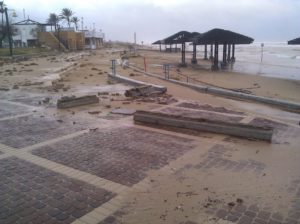 The waves of the storm that passed us this weekend, managed to break down the concrete on the esplanade in Haifa beach. - Books