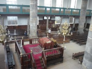 03302015-29 Amsterdam Portuguese Synagogue - from the inside. It is being lightened only by candle light.