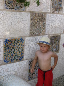 Another beautiful mosaic by Gaudi, and one that can say the difference - grow up