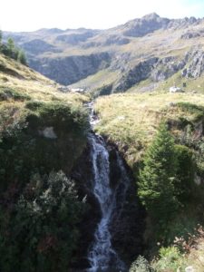 The fall of the stream from Lake (Lago) Ritorto