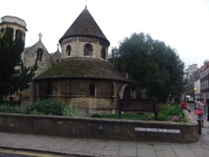 10042013-08 The round church, the oldest church in Cambridge... but on the other side of the street...