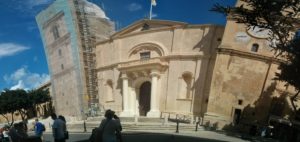 St. John's Co-Cathedral That was closed because of Malta Independence day 21 in September. So we set down in the restaurant in front of it and ate.