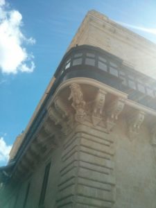 Walking in the alleys of Valletta