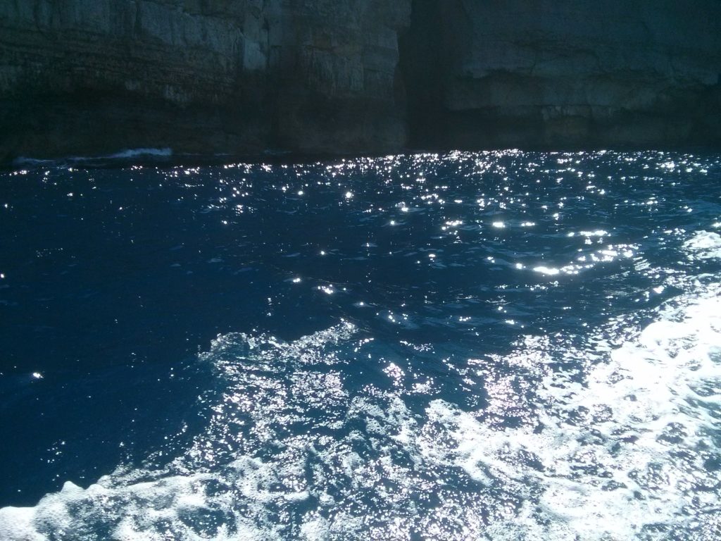    A boat trip around Azure window and the cliffs