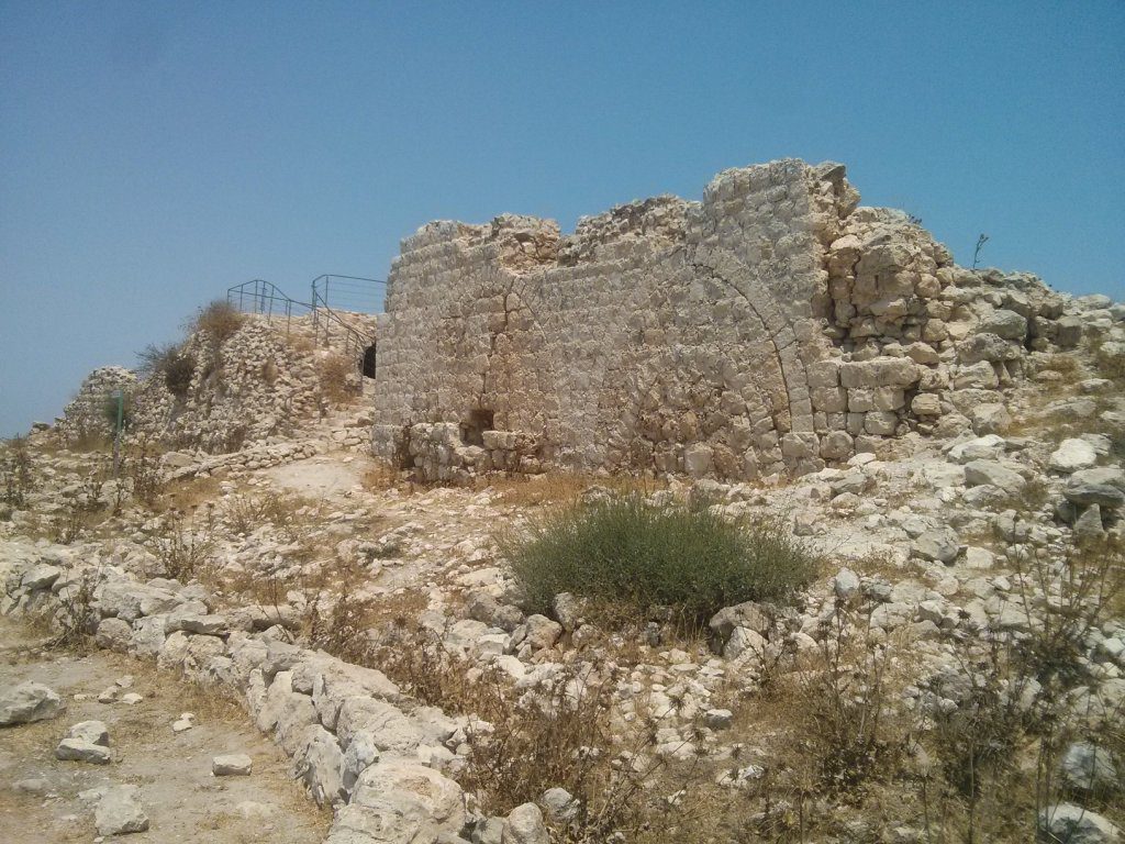 The ruins of the Crusader tower, used to stand in the middle of the village (and ruins of houses in it)