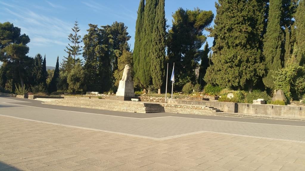 The mass grave of the defendars of Tel-Hai - Hagoshrim