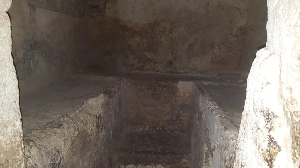 The benches for corps in the rooms Burial caves in Saint-Étienne Basilica