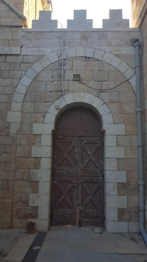 Side gate to Saint-Etienne basilica