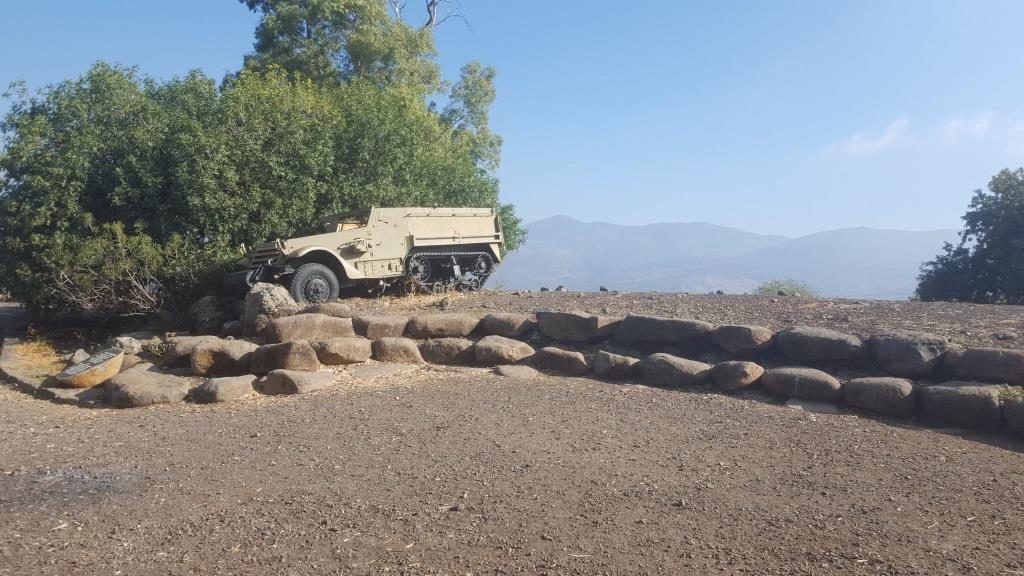 The APC with the Hermon mount at the background