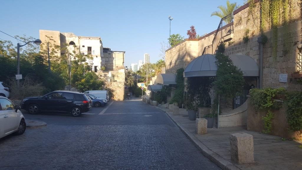 The Ha-Zorfim street (The goldsmiths' road) was the inner road along the city wall. The buildings to the east are built upon Jaffa walls