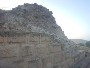 a closer look on south-western tower, see how the limestone outer walls defending the inner basalt fill - Metzad Ateret