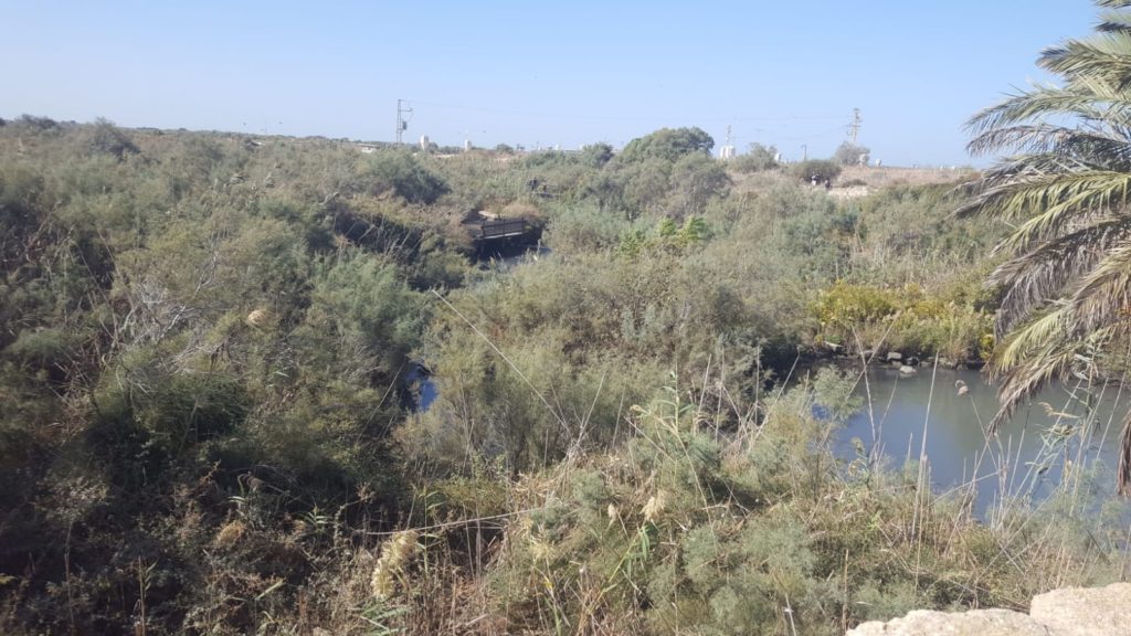 The stream of Nahal Taninim going through the dam and on the the sea.