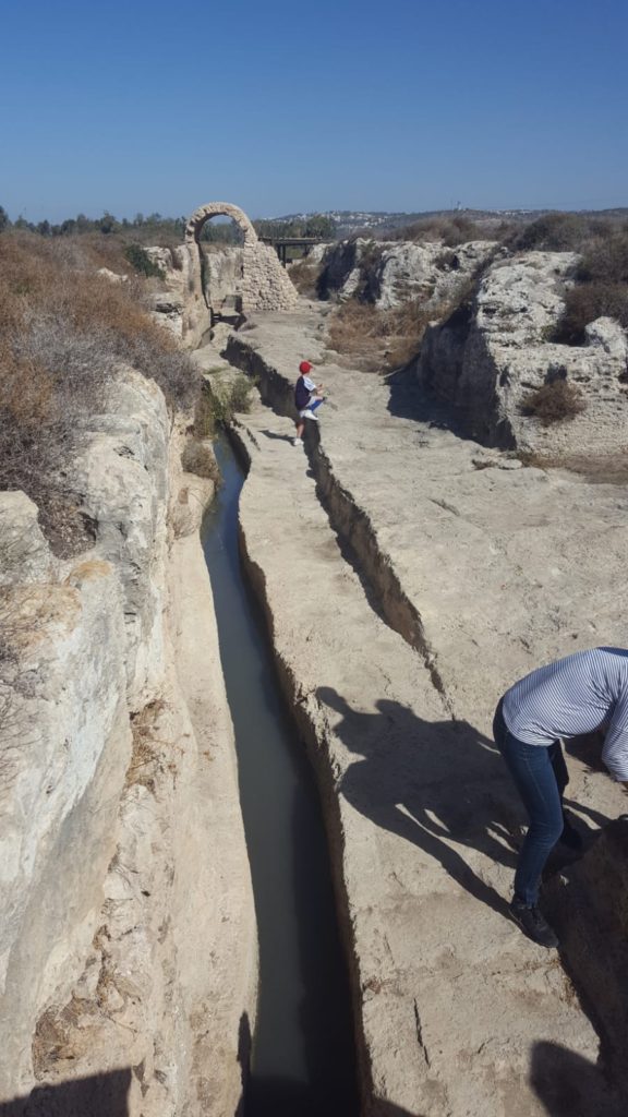 The low aqueduct in Nahal Taninim