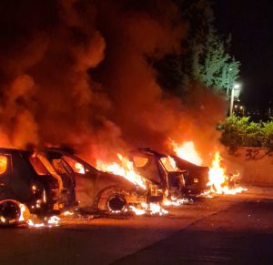 Cars on fire in Lod - Civil war?