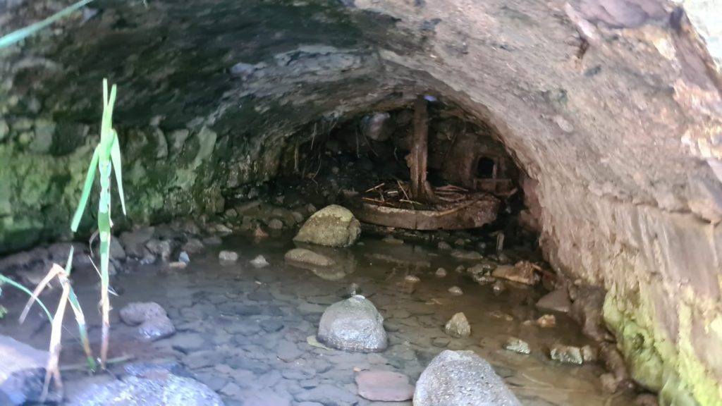 Left tunnel with the turbine