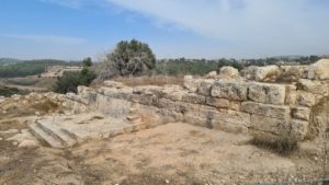 The Synagogue or Roman temple - Hurvat Midras