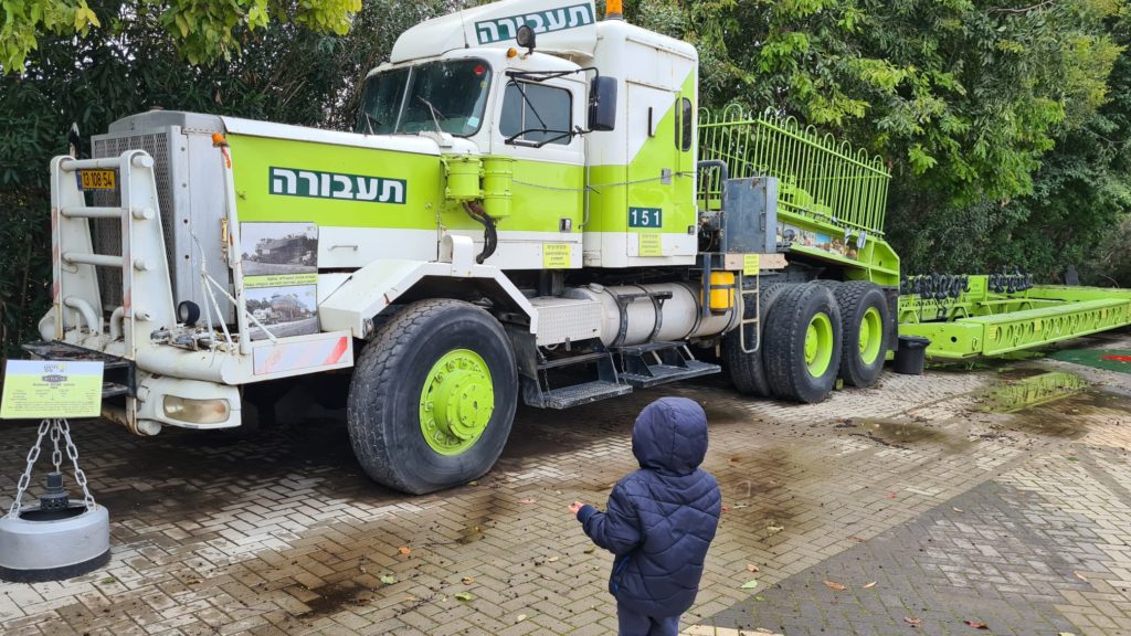 Autocar DC66 (1984) - the truck was produced by Autocar cooperating with the IDF to create trak transformer. It did not fit its design and purchased by Taavura and was upgraded with  120,000 LBS Clarck back axis to stand the heaviest delivery in Israel for 35 years: Missile ship, 350 ton Liheber crane (with 2 additional trucks), 310 ton turbine to Gezer power plant, 400 ton turbine to Tzafit power planet, 750 ton ship, 359 ton transformer.