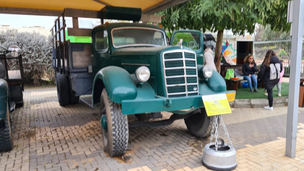 Mack EH (1948) - Middle truck and one of Mack best products, this truck was belong to Zalman Loyt from Metula. The Diesel engine in this truck we replaced by gasoline engine in 1950. 100 trucks of this kind were sent over from USA as part of the American Grants on 1948. Trucks and buses of this kind run in Israel until the end of the 1960's. On the 1980s the assemblies of Mack trucks in Israel has stopped and the market was based on European trucks.-  Truck and Transport Museum