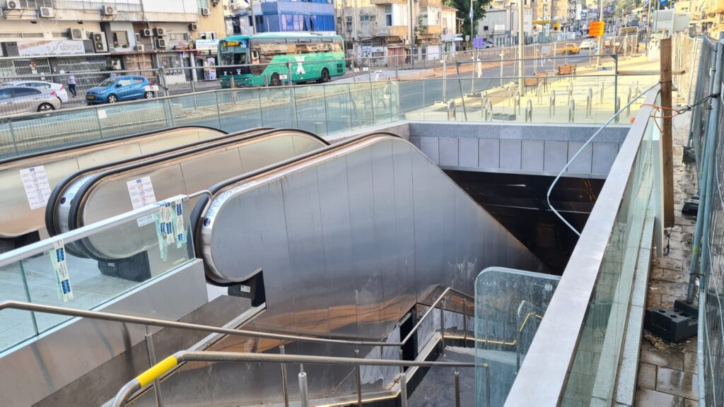 Bialik station of The Red line of Tel-Aviv light train system could Dankal. It was to be opened this month but postponed for at least 4 months more (we could have catch it to the train station to Haifa)