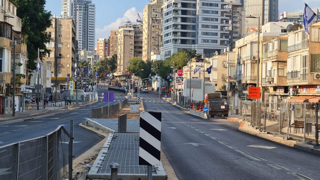 Bialik station of The Red line of Tel-Aviv light train system could Dankal. It was to be opened this month but postponed for at least 4 months more (we could have catch it to the train station to Haifa)