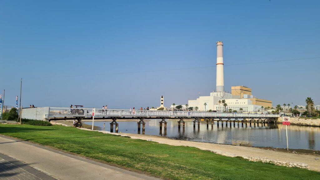 Wauchope bridge, the last bridge over the Yarkon and Reading power station (which is been renovated to use as a museum. The company I work in does the earthquake retrofit part)