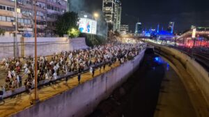 Protest in Ayalon Highway at night