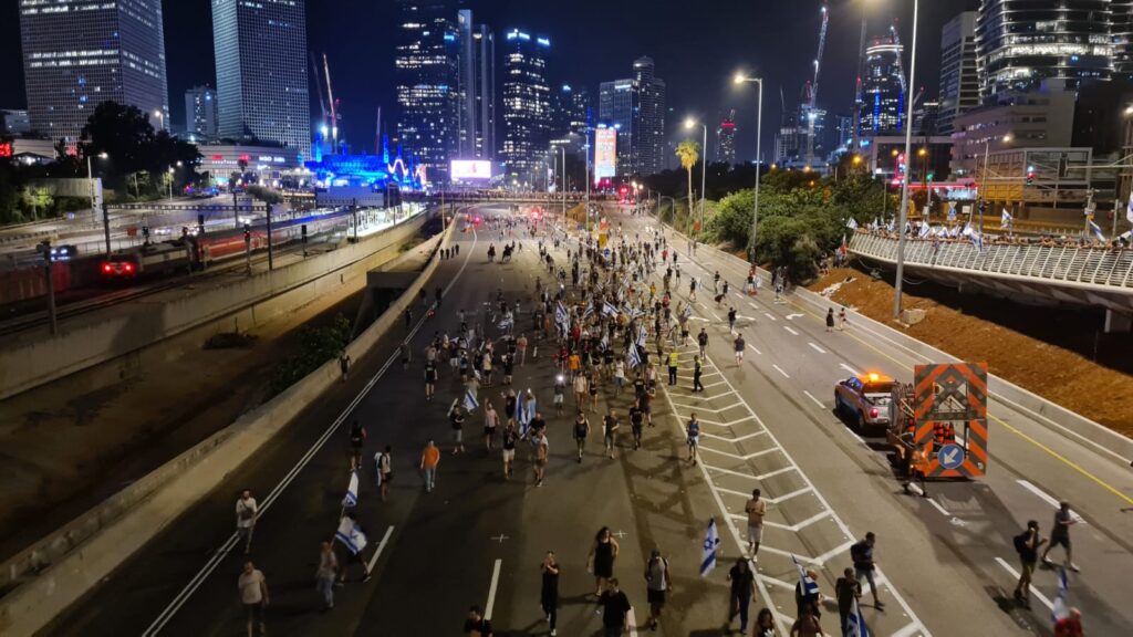 Firecamps in Ayalon Highway