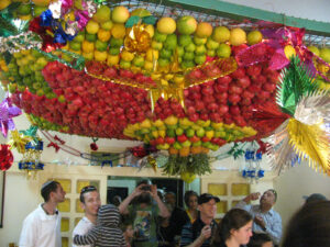 The Samaritan Sukka - covered with fruits - Samaritans