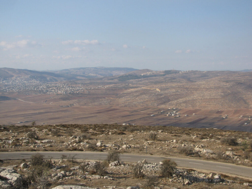 The view from the lookout, on top of the mountain. On the left is the Sartaba (South-East), on the middle Mount Ebal and Mount Gerizim (in the valley between sits Nablus), and also on the middle, Beit Forik valley and Elon Moreh settelment in the distance,  on the right Gideonim ridge (West) - The 3 seas lookout