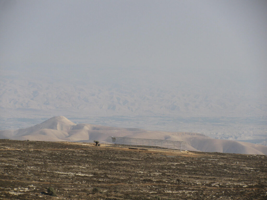 The view from the lookout, on top of the mountain. On the left is the Sartaba (South-East), on the middle Mount Ebal and Mount Gerizim (in the valley between sits Nablus), and also on the middle, Beit Forik valley and Elon Moreh settelment in the distance,  on the right Gideonim ridge (West) - The 3 seas lookout