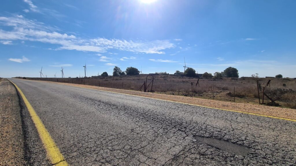 To get to Khirbet Berg, I had to park on the other way of the road and cross the kettle fence through the gate